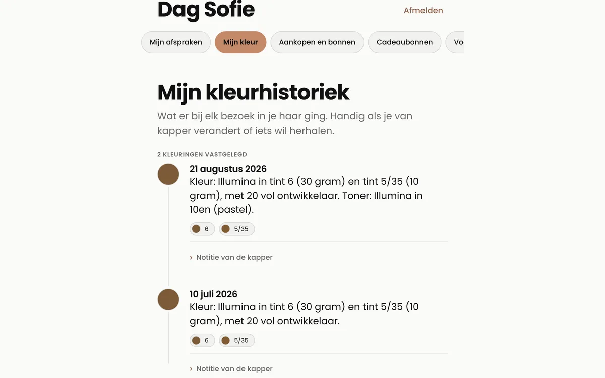 Историята на боядисванията в клиентския портал на HairConnect: за всяко посещение формулата, изписана на обикновен език — марка, тон, грамове и оксидант — с цветна мостра до всеки тон.